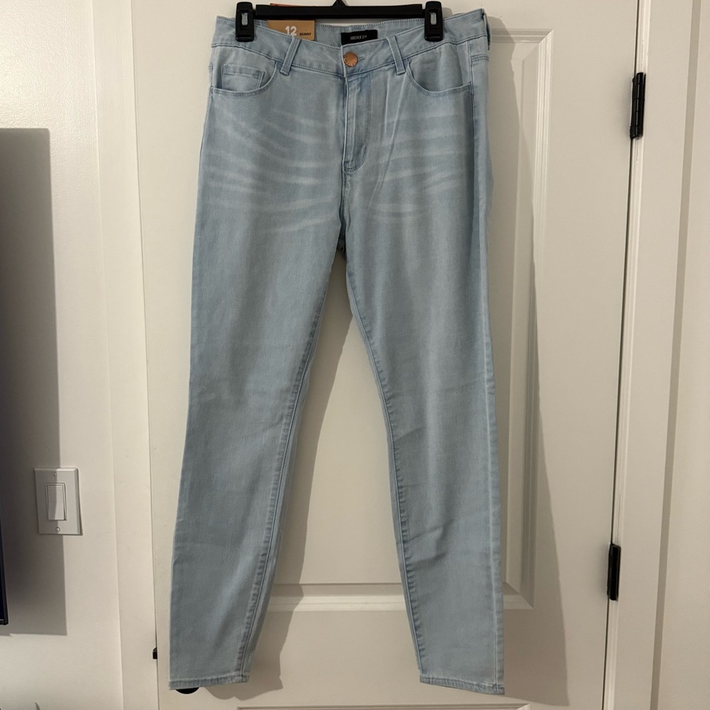 Forever 21 Light Wash Skinny Jeans